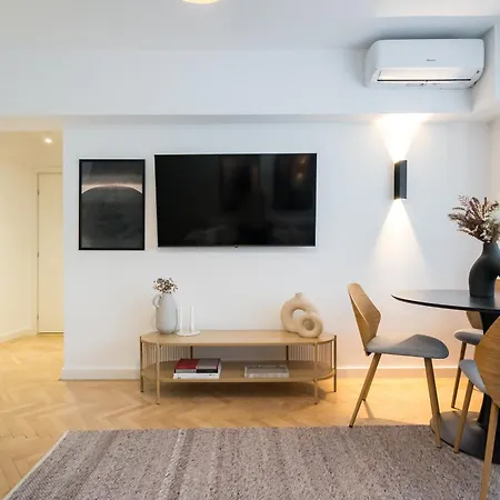 Majestic Downtown Apartment