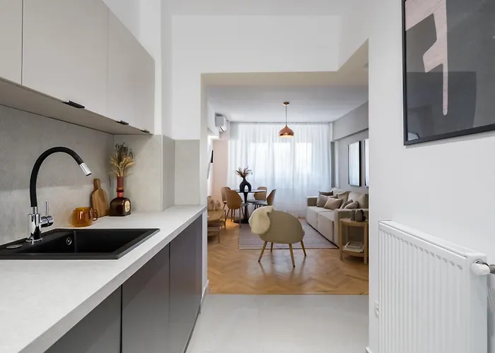 Majestic Downtown Бухарест